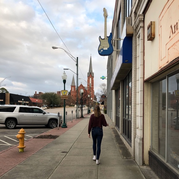 Meet your Posher, Noelle - Picture 1 of 1